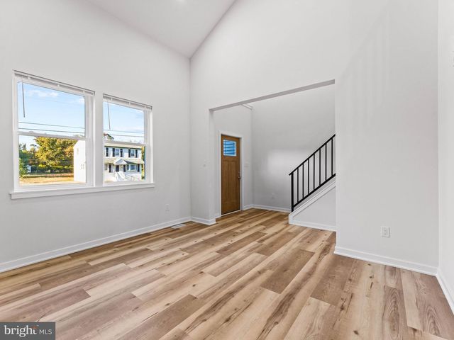 536 8TH AVE, Glassborough, NJ 08028