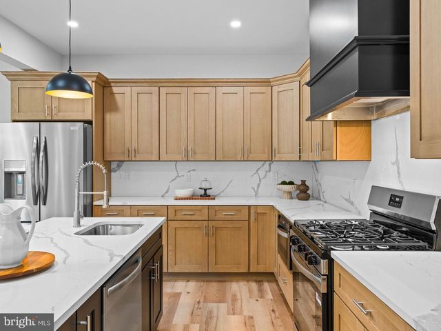 536 8TH AVE, Glassborough, NJ 08028