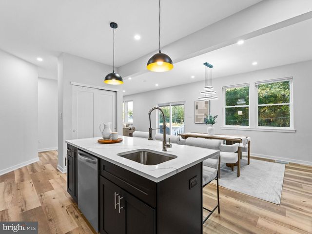 536 8TH AVE, Glassborough, NJ 08028