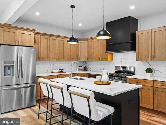 536 8TH AVE, Glassborough, NJ 08028