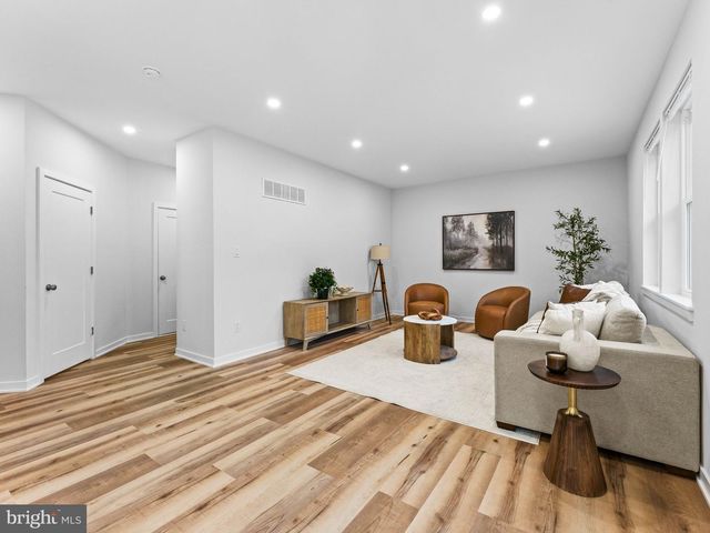 536 8TH AVE, Glassborough, NJ 08028