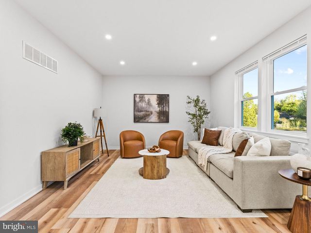 536 8TH AVE, Glassborough, NJ 08028