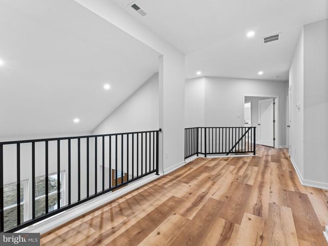 536 8TH AVE, Glassborough, NJ 08028