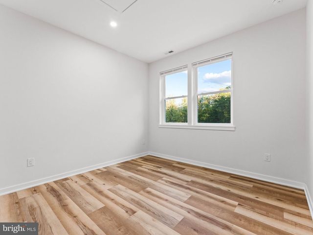 536 8TH AVE, Glassborough, NJ 08028