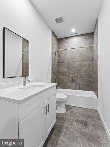 536 8TH AVE, Glassborough, NJ 08028