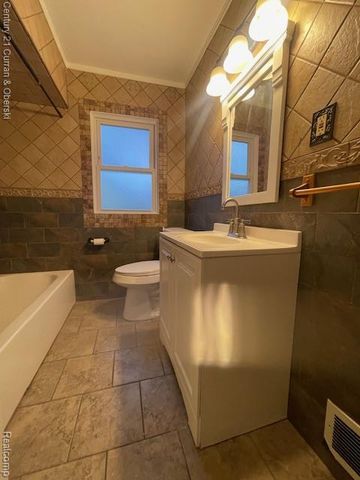 7053 Robindale Avenue, Dearborn Heights, MI 48127