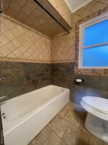 7053 Robindale Avenue, Dearborn Heights, MI 48127