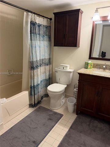 4701 E Lucerne Lakes Blvd E 104, Lake Worth, FL 33467