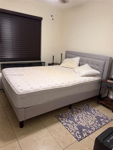 4701 E Lucerne Lakes Blvd E 104, Lake Worth, FL 33467