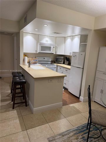 4701 E Lucerne Lakes Blvd E 104, Lake Worth, FL 33467