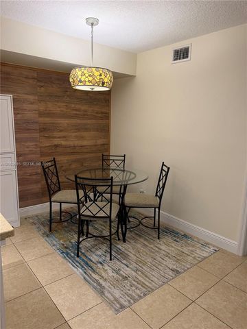 4701 E Lucerne Lakes Blvd E 104, Lake Worth, FL 33467