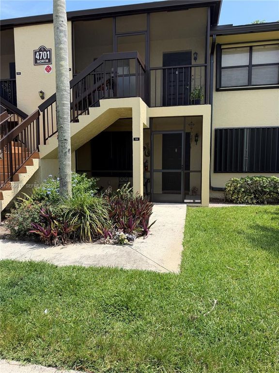 4701 E Lucerne Lakes Blvd E 104, Lake Worth, FL 33467