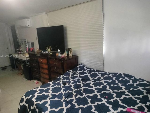 3206 SW 47th Ave, West Park, FL 33023