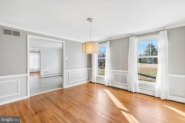 4 WINDEY WAY LN, Doylestown, PA 18901