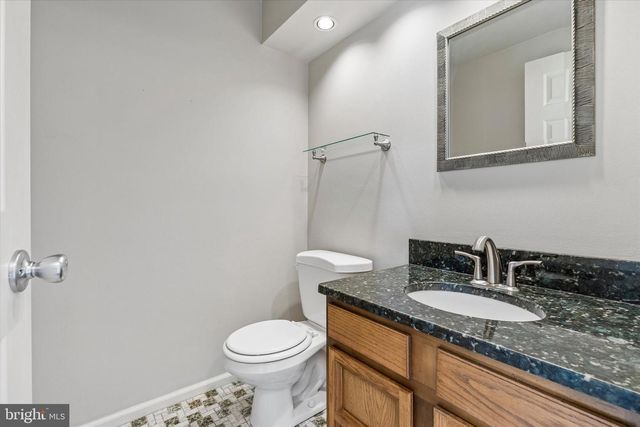 4 WINDEY WAY LN, Doylestown, PA 18901