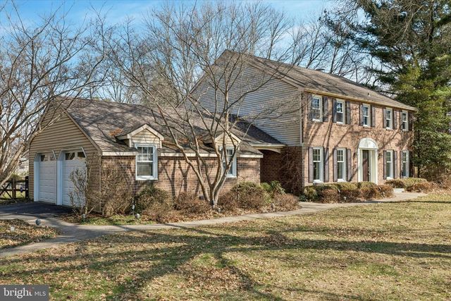 4 WINDEY WAY LN, Doylestown, PA 18901