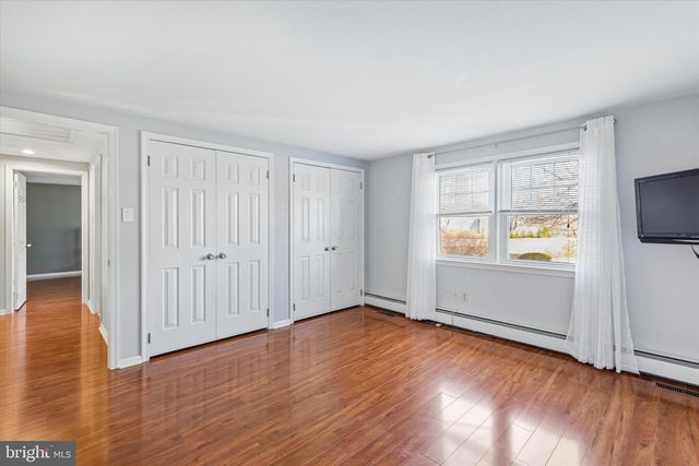 4 WINDEY WAY LN, Doylestown, PA 18901