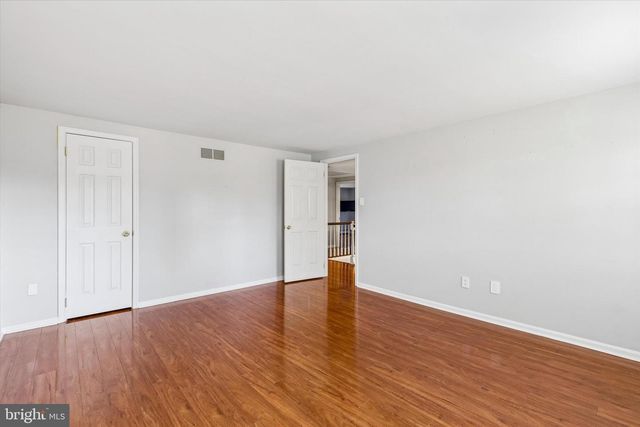 4 WINDEY WAY LN, Doylestown, PA 18901