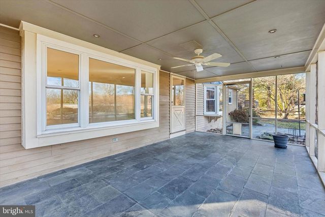 4 WINDEY WAY LN, Doylestown, PA 18901