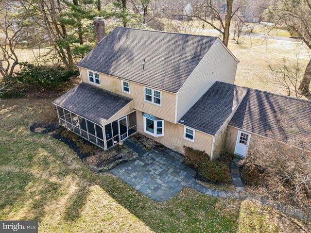 4 WINDEY WAY LN, Doylestown, PA 18901