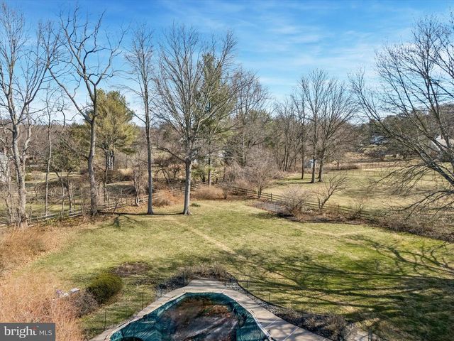 4 WINDEY WAY LN, Doylestown, PA 18901