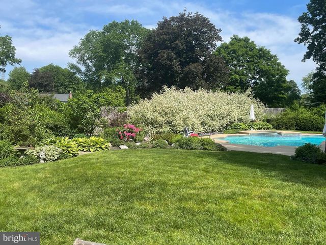 4 WINDEY WAY LN, Doylestown, PA 18901