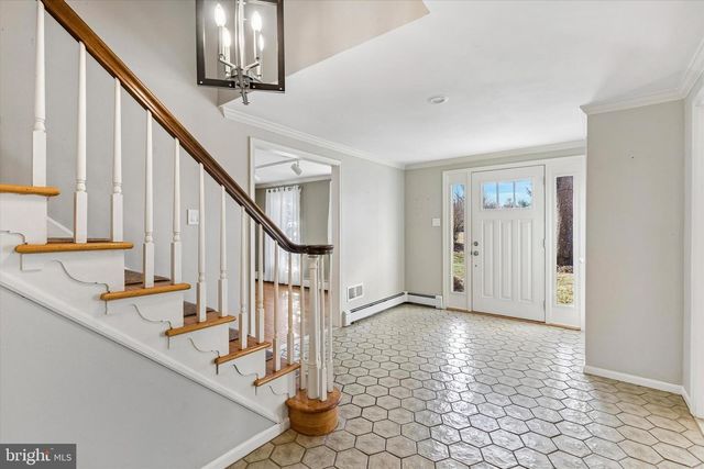 4 WINDEY WAY LN, Doylestown, PA 18901