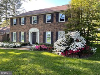 4 WINDEY WAY LN, Doylestown, PA 18901
