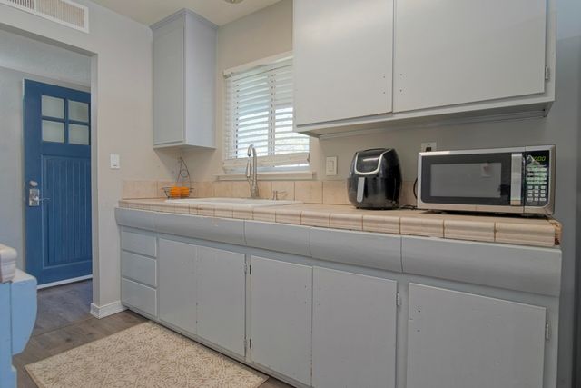 113 Bryant Court, Exeter, CA 93221