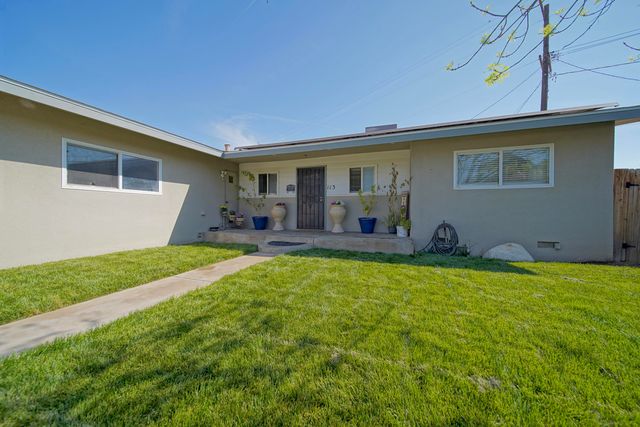 113 Bryant Court, Exeter, CA 93221
