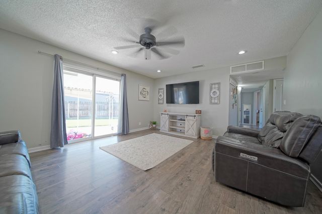 113 Bryant Court, Exeter, CA 93221