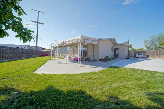 113 Bryant Court, Exeter, CA 93221