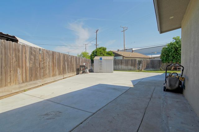 113 Bryant Court, Exeter, CA 93221