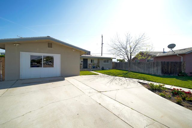 113 Bryant Court, Exeter, CA 93221