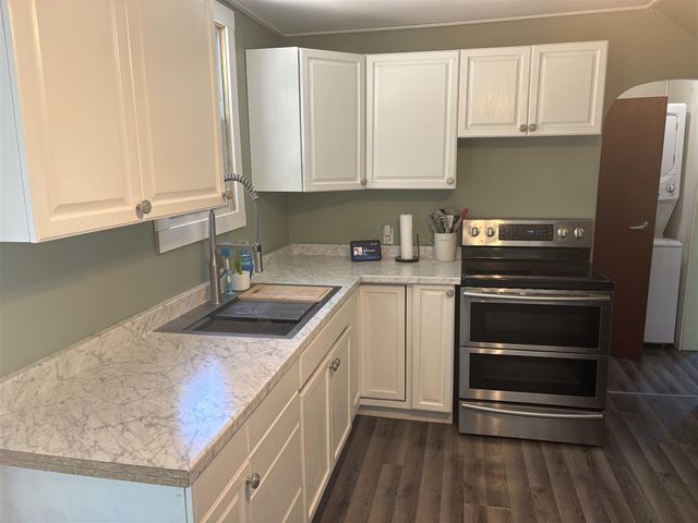 575 S Wolf Lake Road, Muskegon, MI 49442