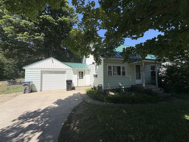 575 S Wolf Lake Road, Muskegon, MI 49442