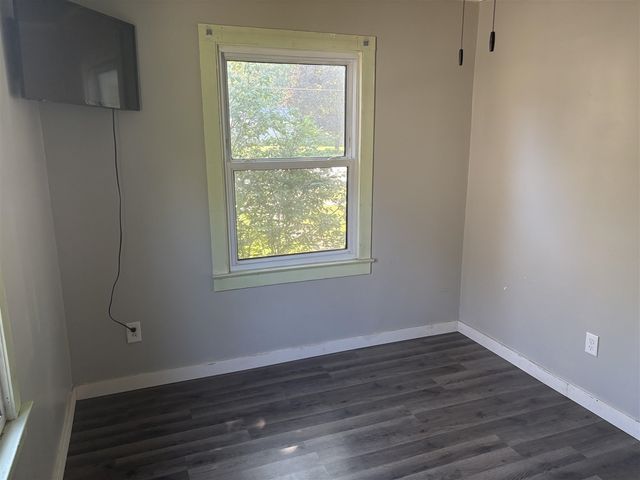 575 S Wolf Lake Road, Muskegon, MI 49442