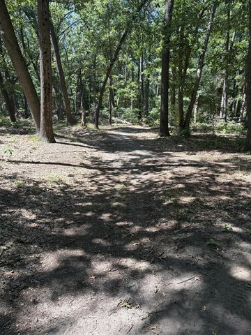 575 S Wolf Lake Road, Muskegon, MI 49442