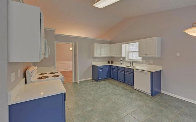 1080 Smoke Hill Lane, Hoschton, GA 30548