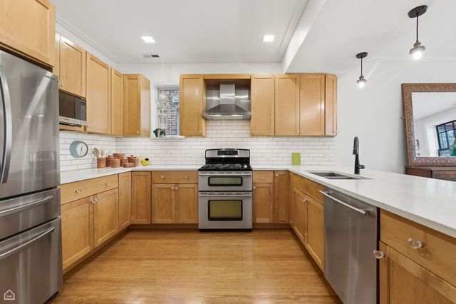 1215 E Madison Park Avenue 3, Chicago, IL 60615