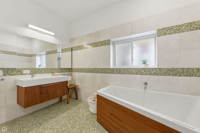 1215 E Madison Park Avenue 3, Chicago, IL 60615