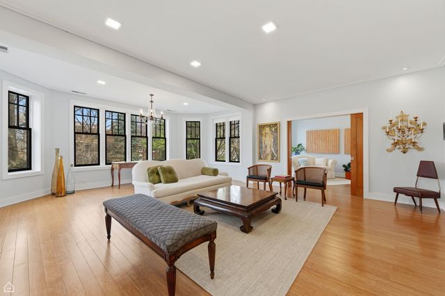 1215 E Madison Park Avenue 3, Chicago, IL 60615