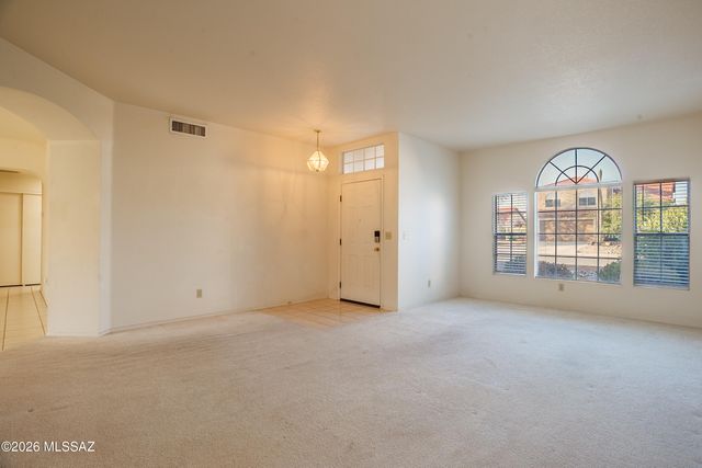 9413 N Warbler Place, Tucson, AZ 85742