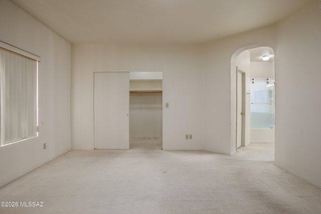 9413 N Warbler Place, Tucson, AZ 85742