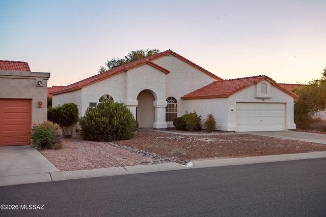 9413 N Warbler Place, Tucson, AZ 85742