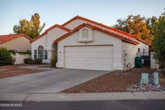 9413 N Warbler Place, Tucson, AZ 85742