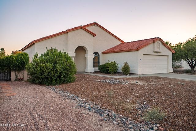 9413 N Warbler Place, Tucson, AZ 85742