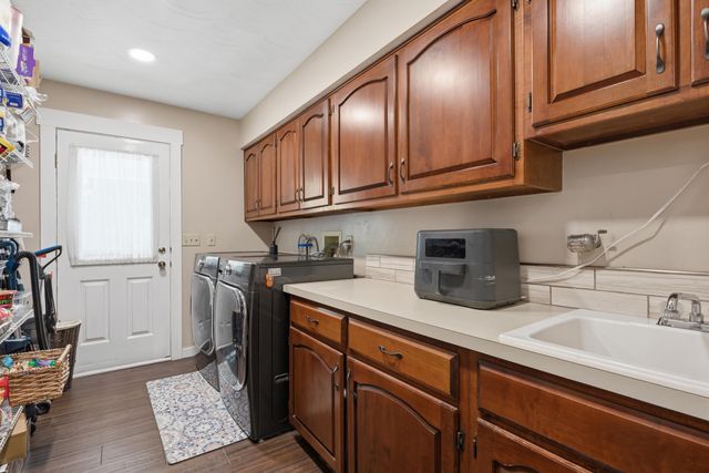234 W Campus View Boulevard, Worthington, OH 43235