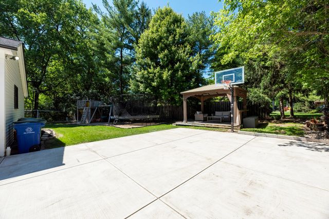 234 W Campus View Boulevard, Worthington, OH 43235