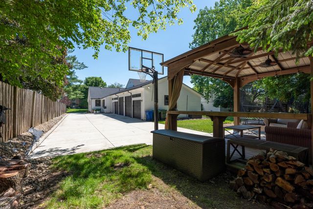 234 W Campus View Boulevard, Worthington, OH 43235